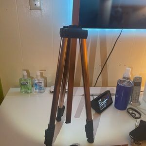 New Ross gold / bronze easel